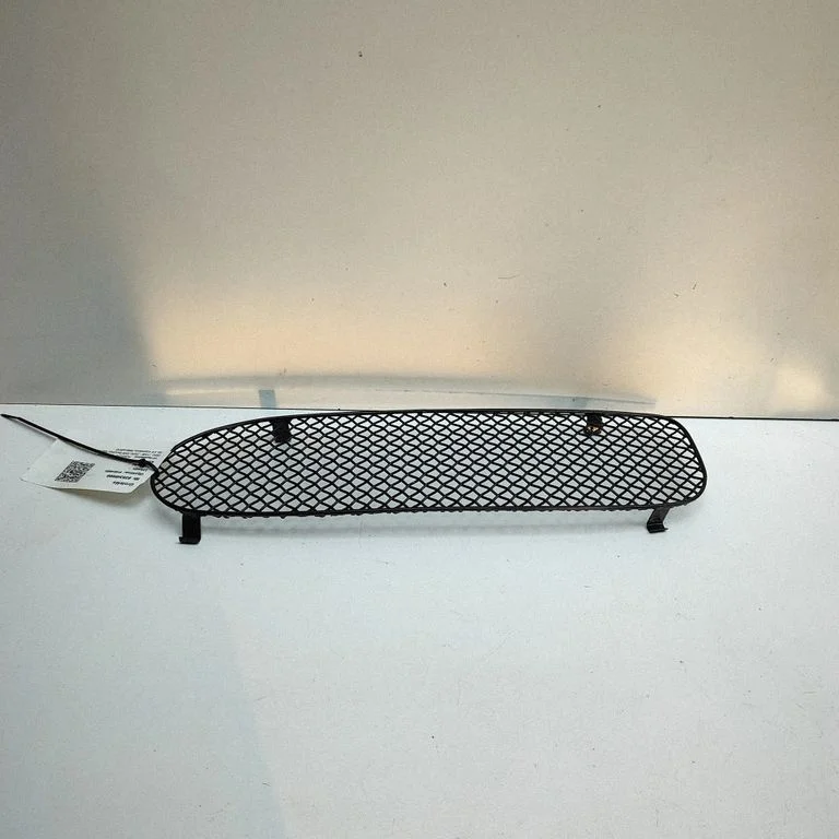 Quarter panel pressure vent