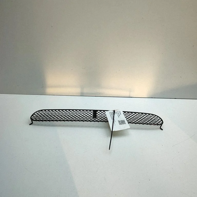 Quarter panel pressure vent
