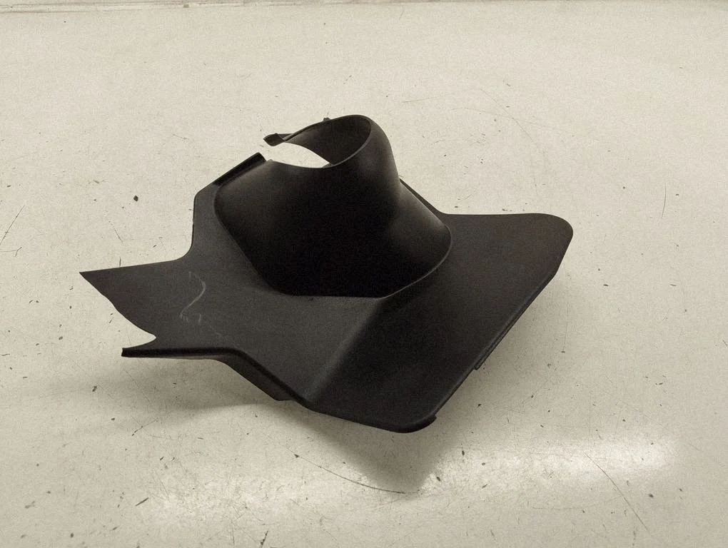 Steering wheel column trim GHT232AZO
