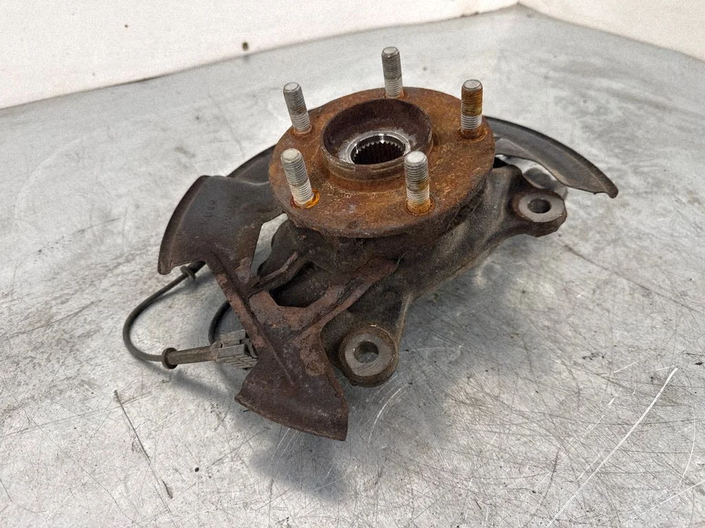 Front wheel hub – Mazda 6 (2016-2018)