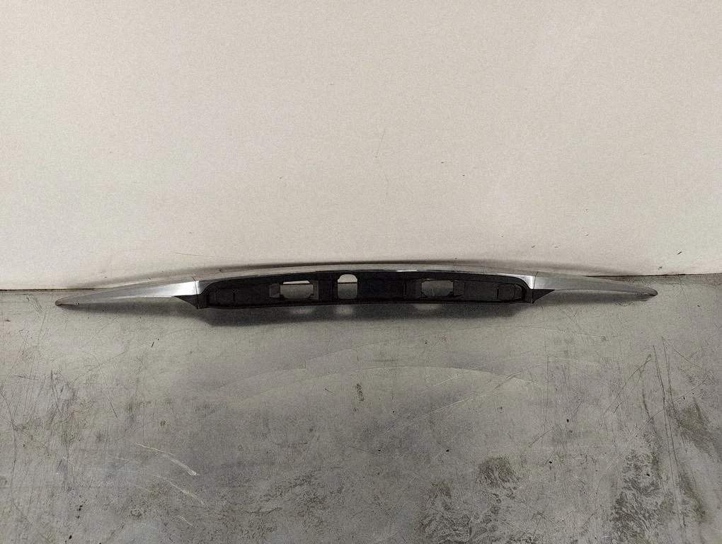 Tagaluugi numbrivalgustuse liist – Mazda 6 (2016-2018)