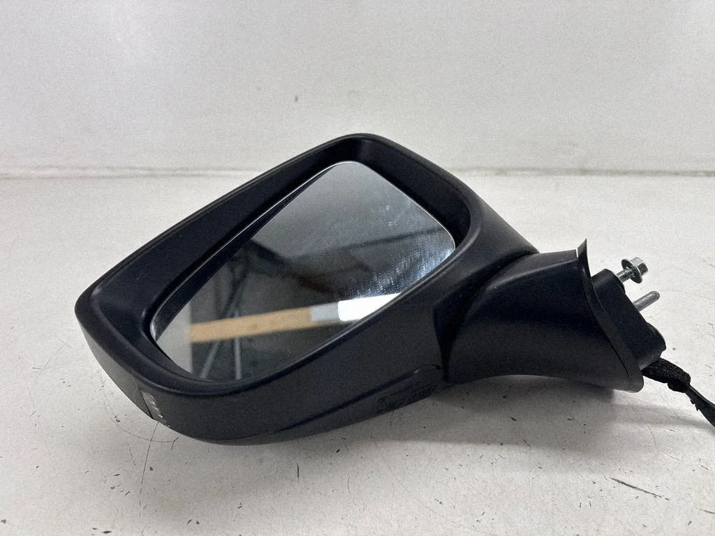 Esiukse elektriline välispeegel E4034228