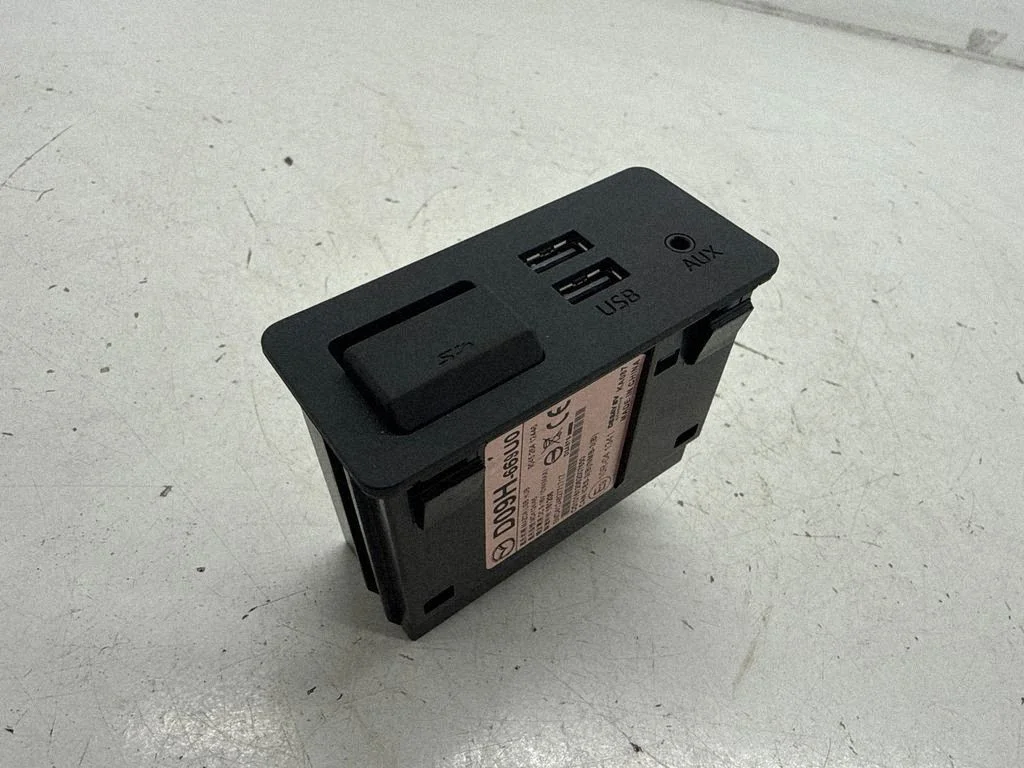 USB socket connector – Mazda 6 (2016-2018)