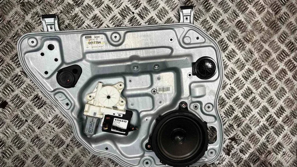 Rear door window regulator motor – Volvo S40, V40 (1995-2004)