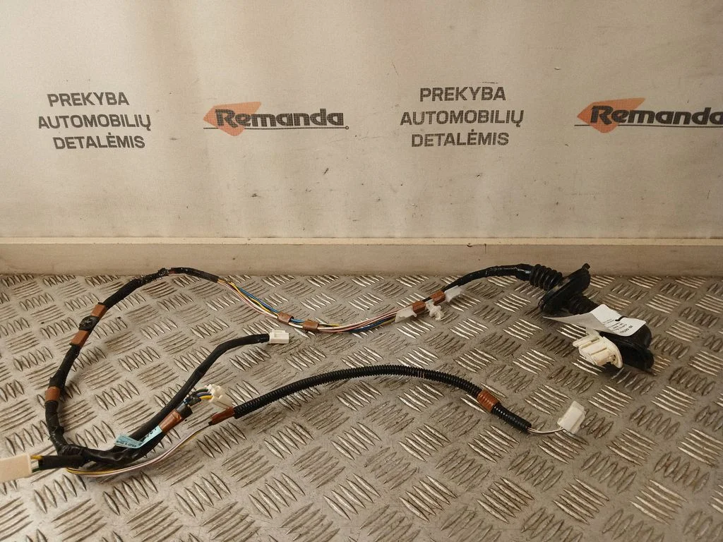 Rear door wiring loom – Toyota RAV 4 (XA40) (2012-2018)