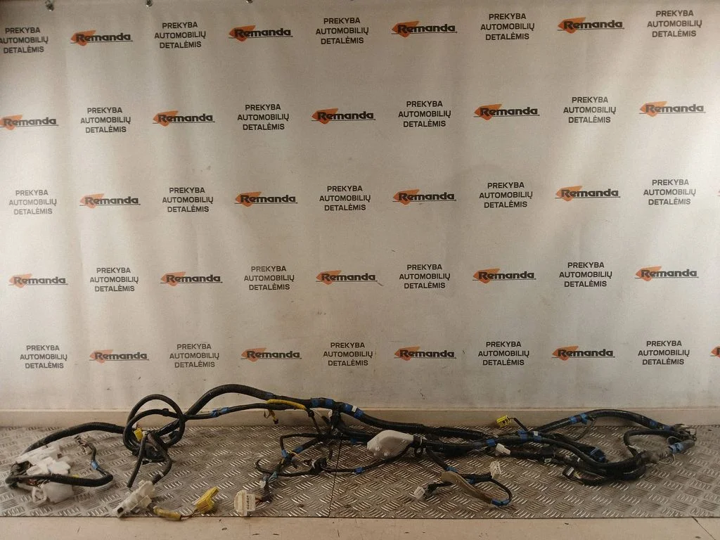 Elektroinstalācijas vadu žņaugs 8216242C60