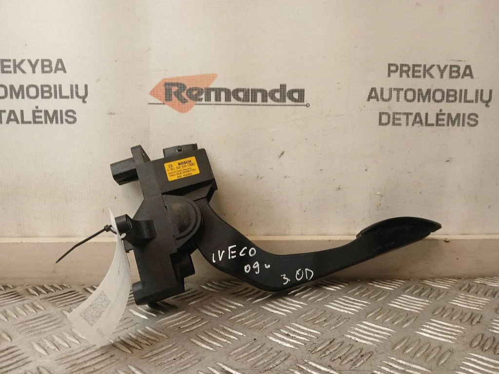 Accelerator throttle pedal 0281002632