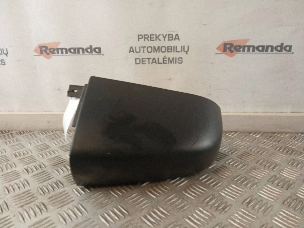 Rear light trim – Opel Vivaro (2014-2018)