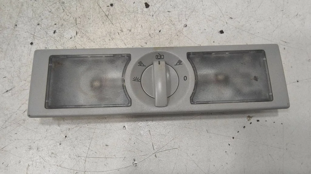 Tagaistmete valgustustuli – Volkswagen Touran II (2010-2016)