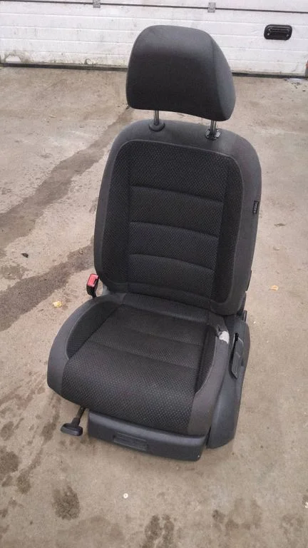 Fotel kierowcy – Volkswagen Touran II (2010-2016)