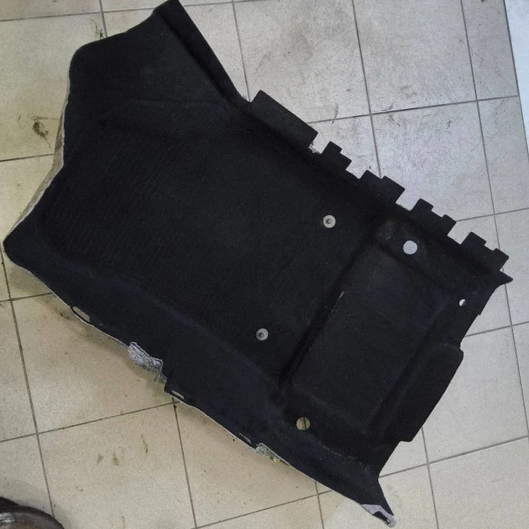 Front floor carpet liner – Volkswagen Touran II (2010-2016)