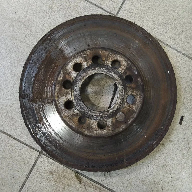 Front brake disc – Volkswagen Touran II (2010-2016)