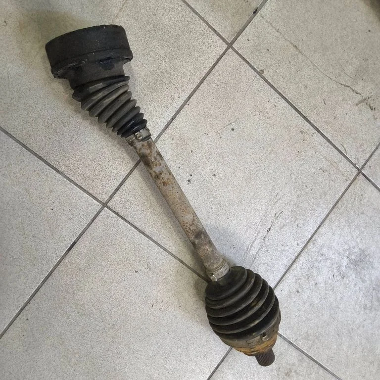 Front driveshaft – front left