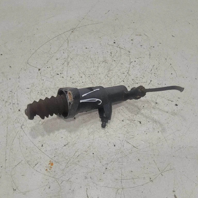 Clutch slave cylinder – Volkswagen Touran II (2010-2016)