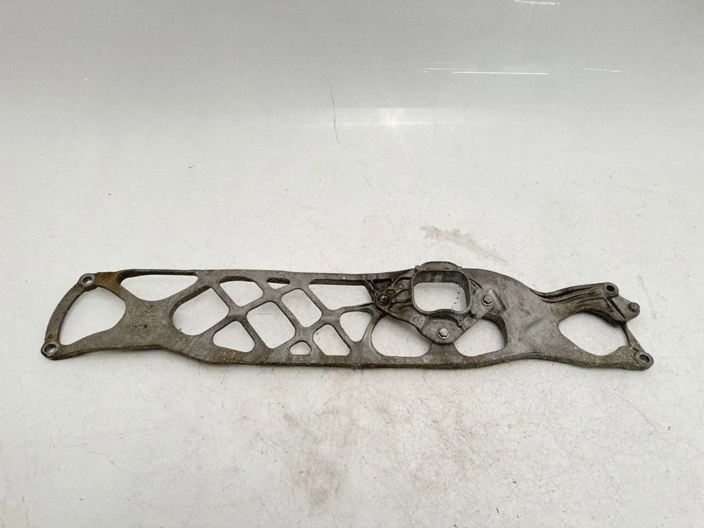 Bottom radiator support slam panel – Audi A7 S7 4G (2011-2017)