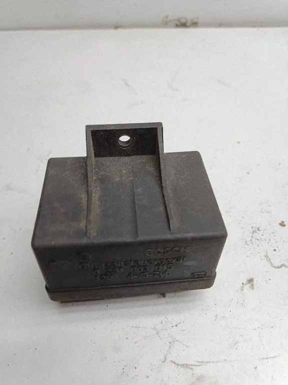 Glow plug pre-heat relay