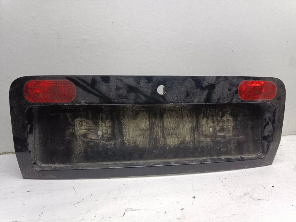 Tagaluugi numbrivalgustuse liist – Audi A6 S6 C5 4B (1997-2005)