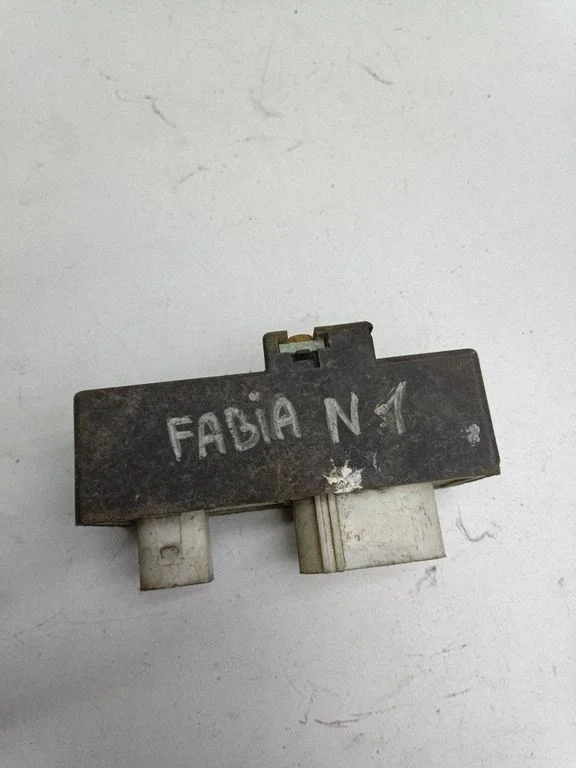 Coolant fan relay – Skoda Fabia Mk2 (5J) (2007-2014)