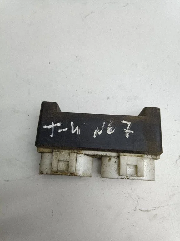Coolant fan relay – Volkswagen Transporter - Caravelle T4 (1991-2003)
