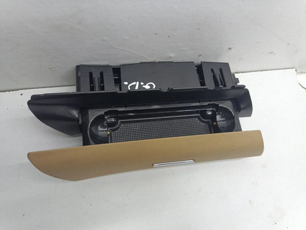 Rear door ashtray – Porsche Cayenne (92A) (2010-2017)