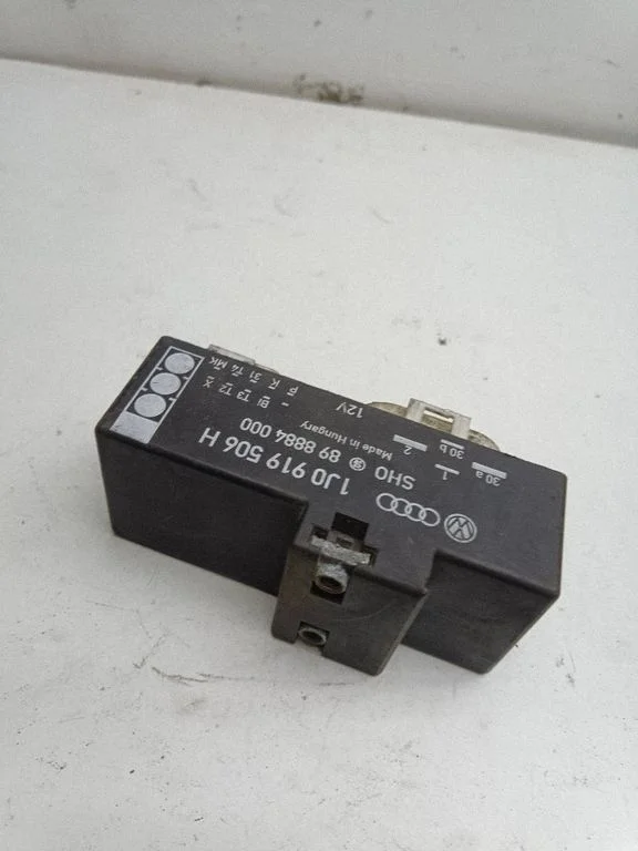 Coolant fan relay – Skoda Octavia Mk1 (1U) (1996-2004)