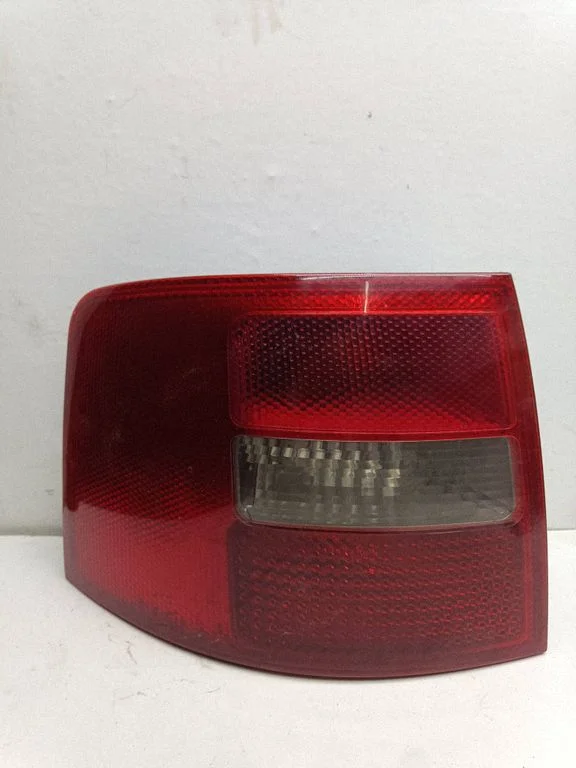 Rear/tail lights 4B9945095F