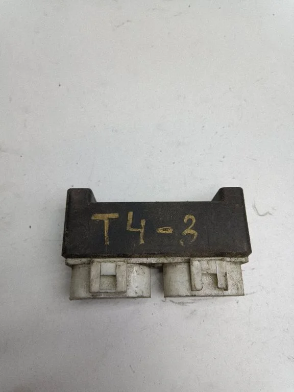 Coolant fan relay – Volkswagen Transporter - Caravelle T4 (1991-2003)