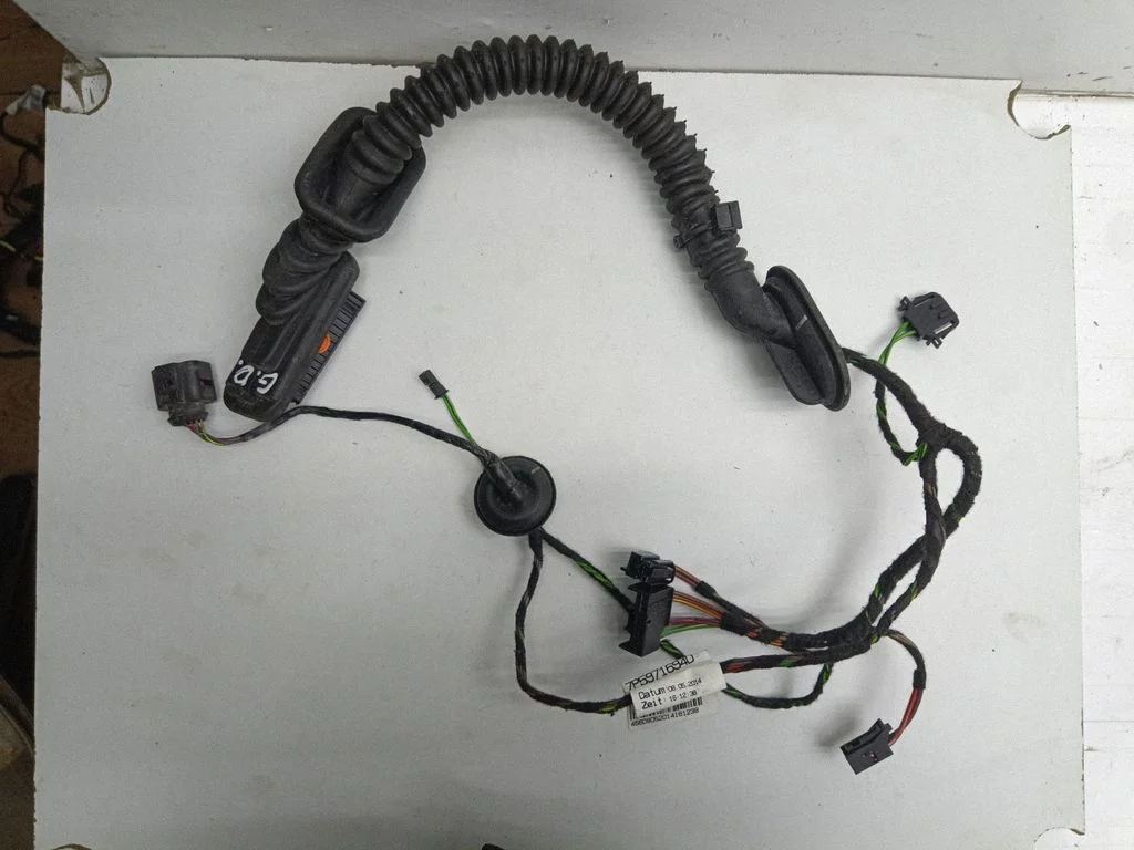 Aizmugurējo durvju vadu instalācija – Porsche Cayenne (92A) (2010-2017)