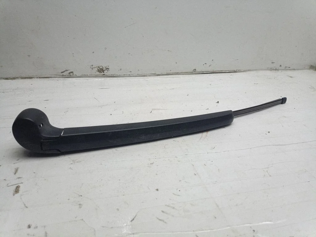 Rear wiper blade arm – Porsche Cayenne (92A) (2010-2017)