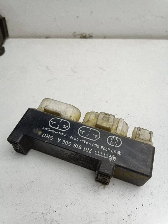 Coolant fan relay – Volkswagen Sharan (1996-2000)