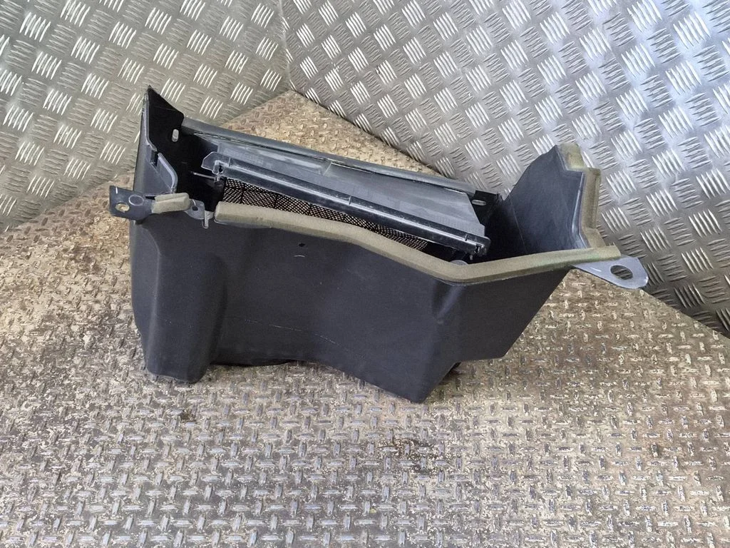 Air intake duct part 68565885AA