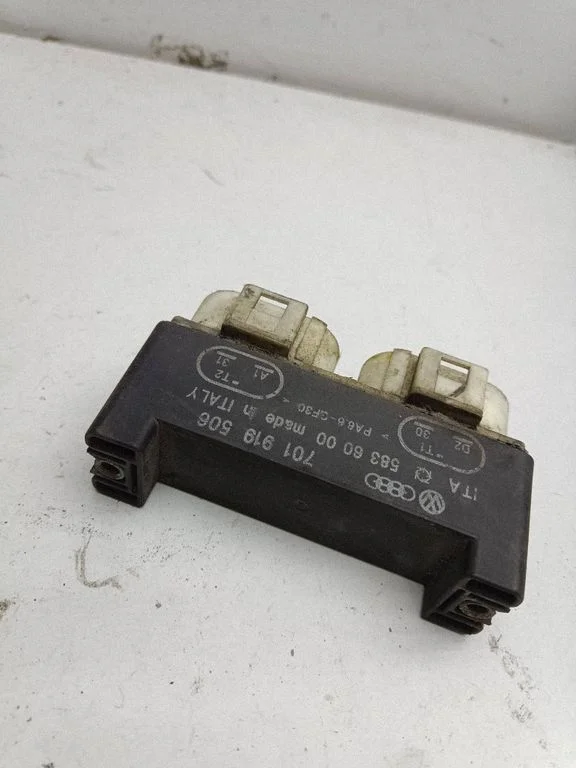 Coolant fan relay – Volkswagen Transporter - Caravelle T4 (1991-2003)
