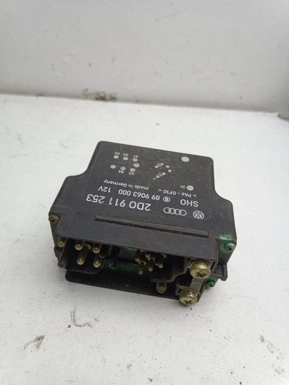 Glow plug pre-heat relay – Mercedes-Benz Sprinter W901 W902 W903 W904 (1995-2007)
