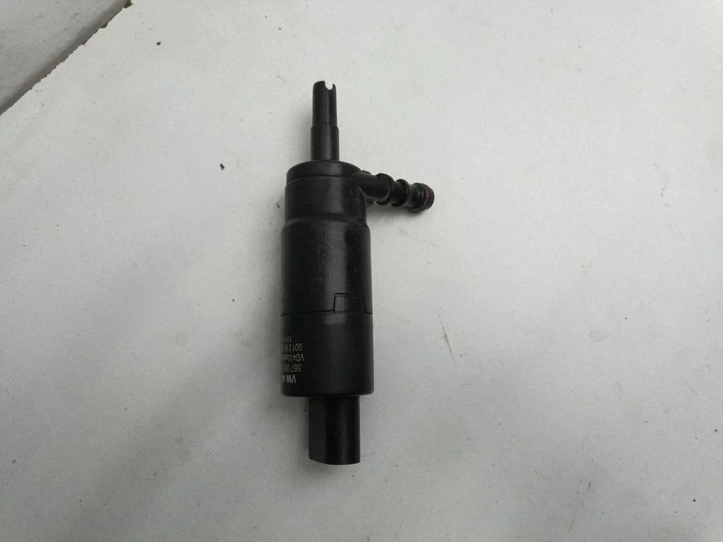 Headlight washer pump – Porsche Cayenne (92A) (2010-2017)