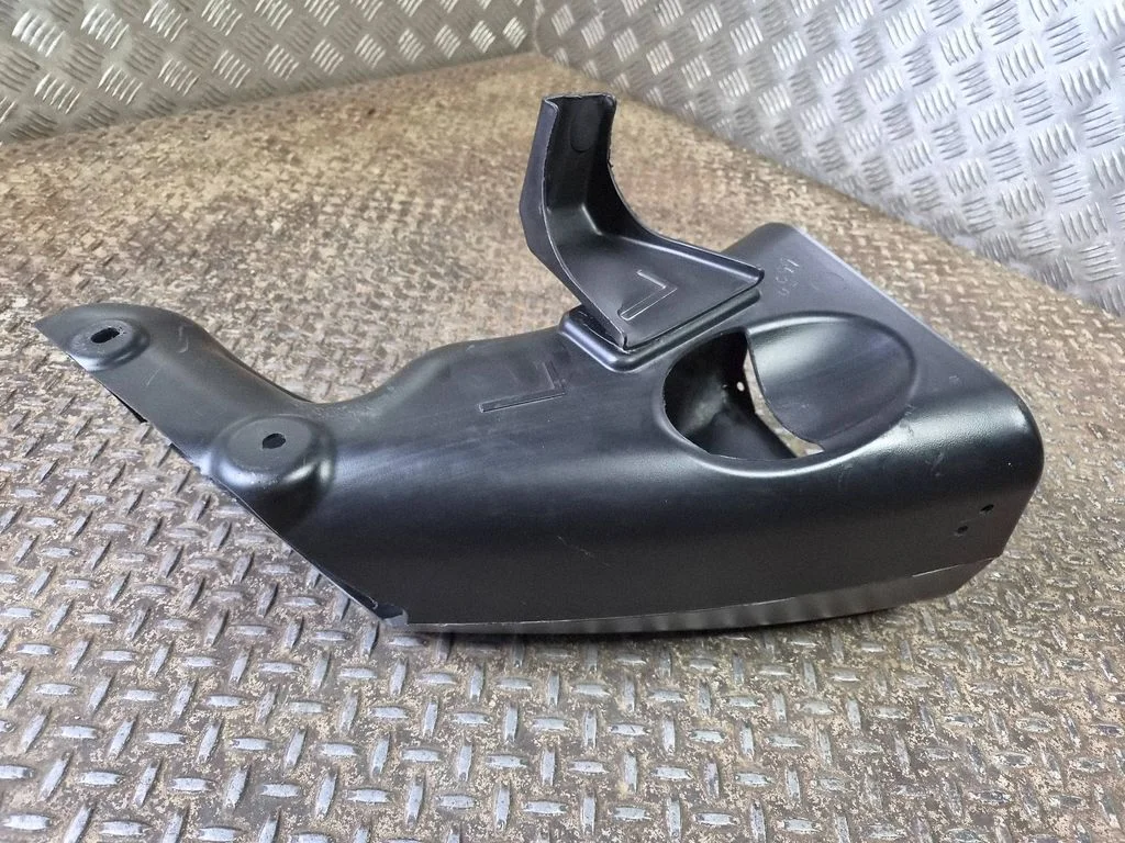 Brake cooling air channel/duct
