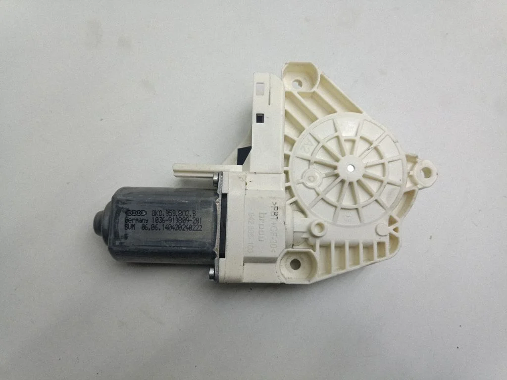 Front door window regulator motor – Porsche Cayenne (92A) (2010-2017)