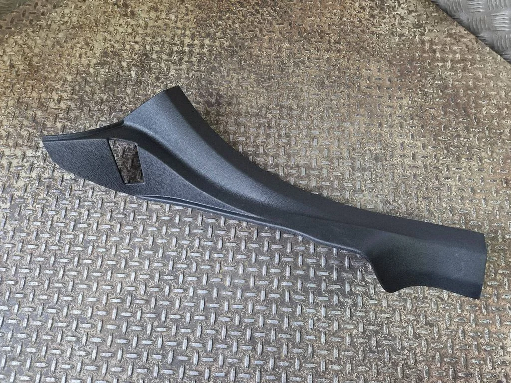 Rear sill trim cover 1KL39DX9AG