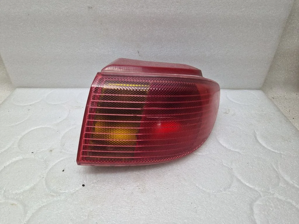 Lampa tylna w błotniku – Mazda 2 (2003-2007)