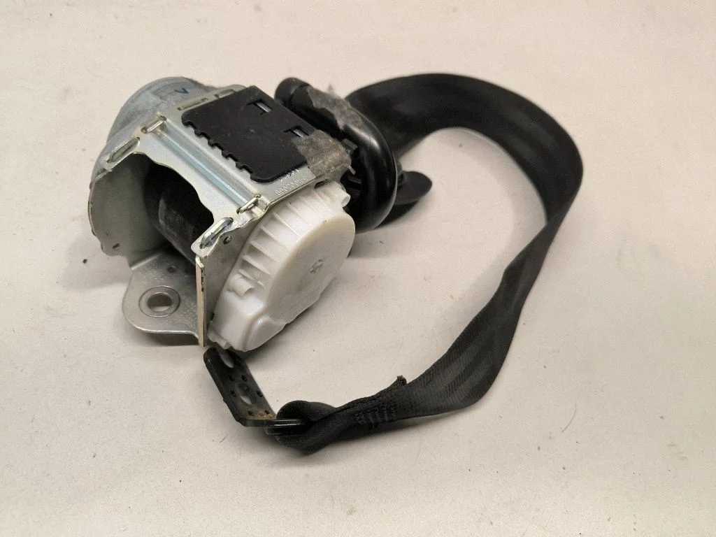 Rear seatbelt 3G0857737DE