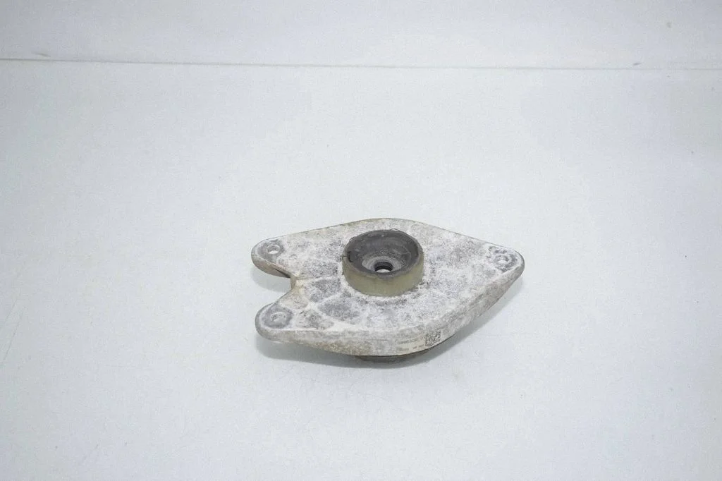 Front upper strut mount – BMW i3 (2013-)