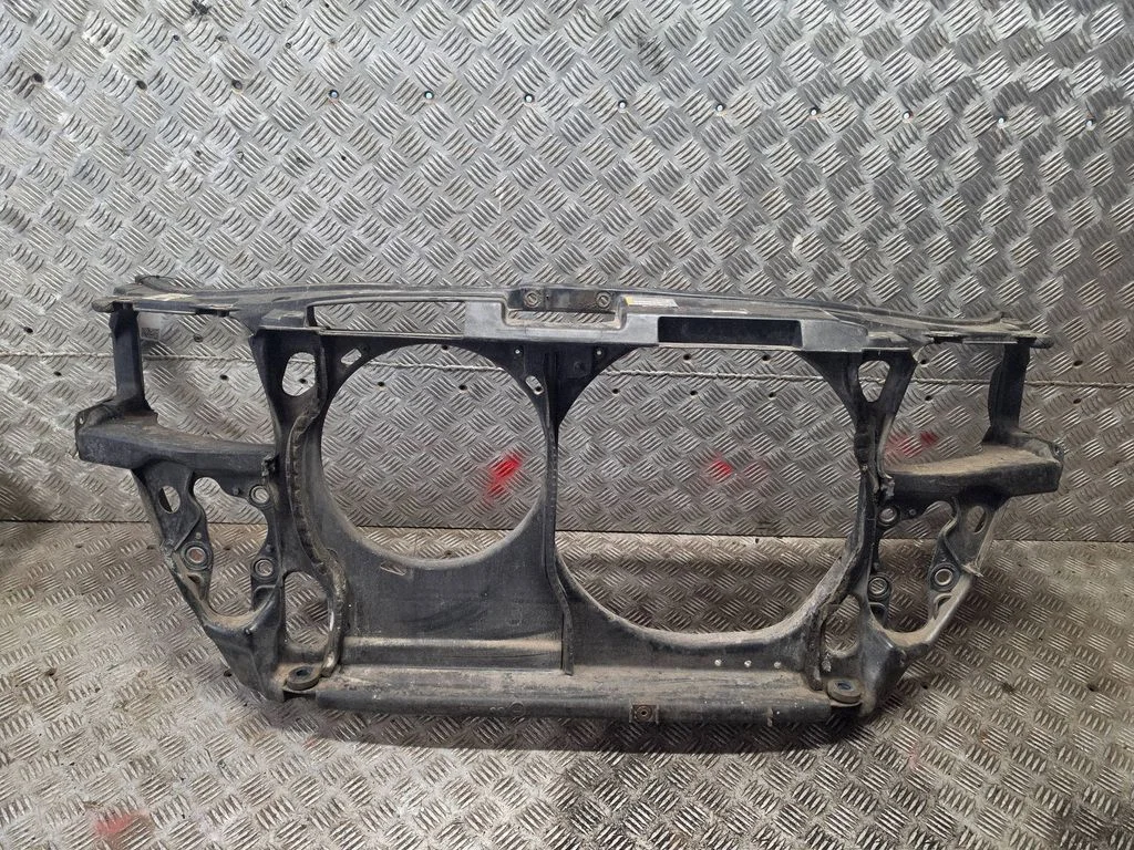 Radiaatori tugipaneel – Audi A4 S4 B5 8D (1994-1999)