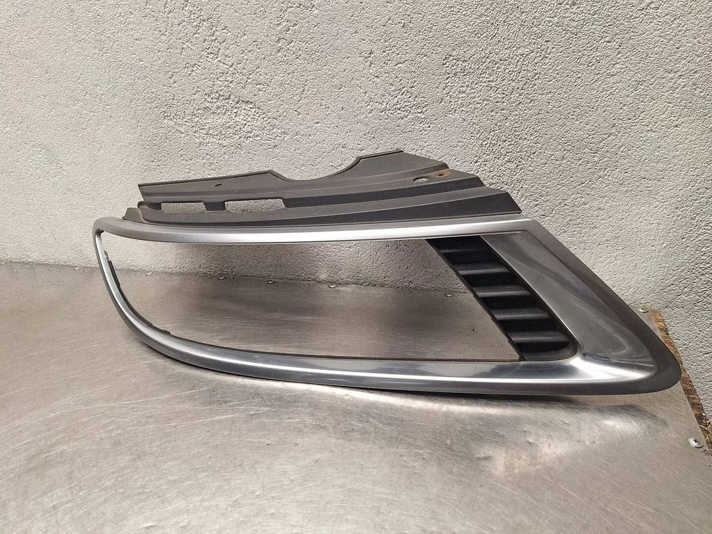 Kratka / ramka halogenu – Saab 9-5 (2010-2016)