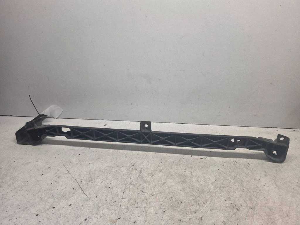 Radiator support slam panel bracket