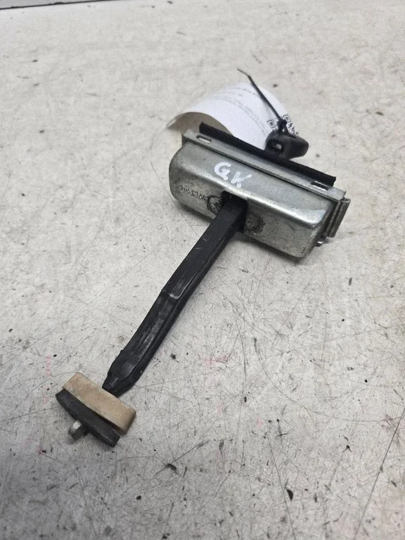 Rear door check strap stopper – Land Rover Evoque I (2011-2018)