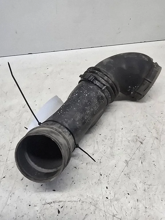 Air intake hose/pipe