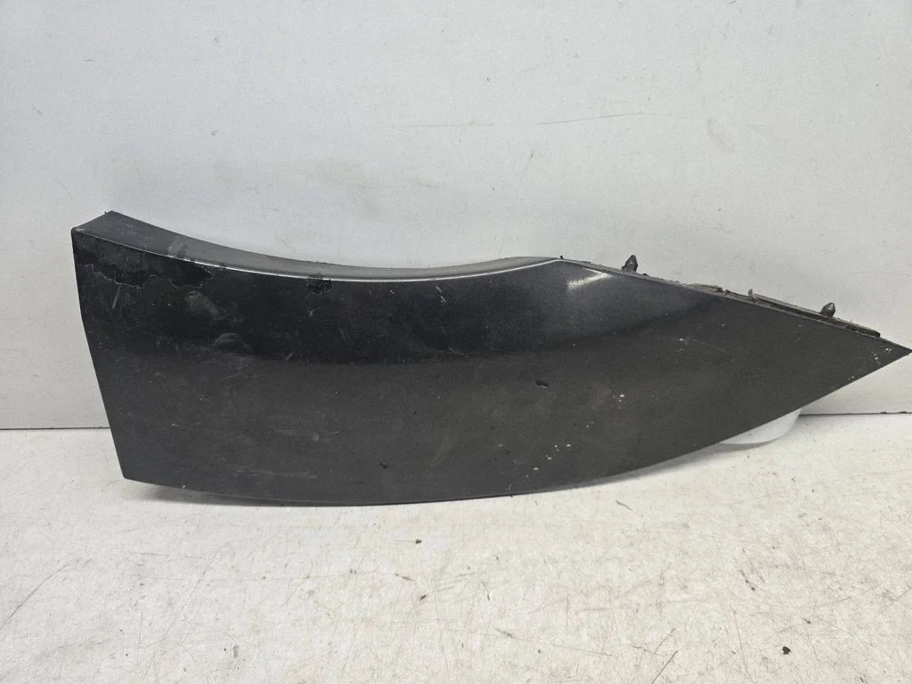 Rear arch trim 877913E000