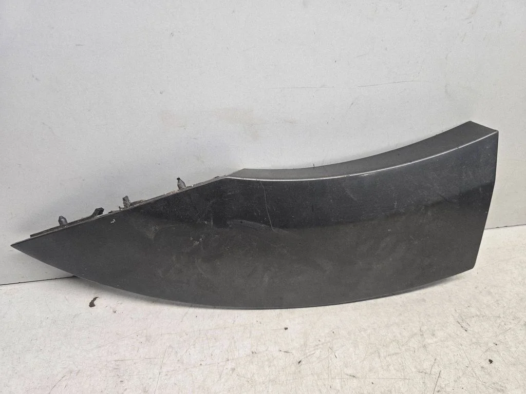 Rear arch trim 877813E000