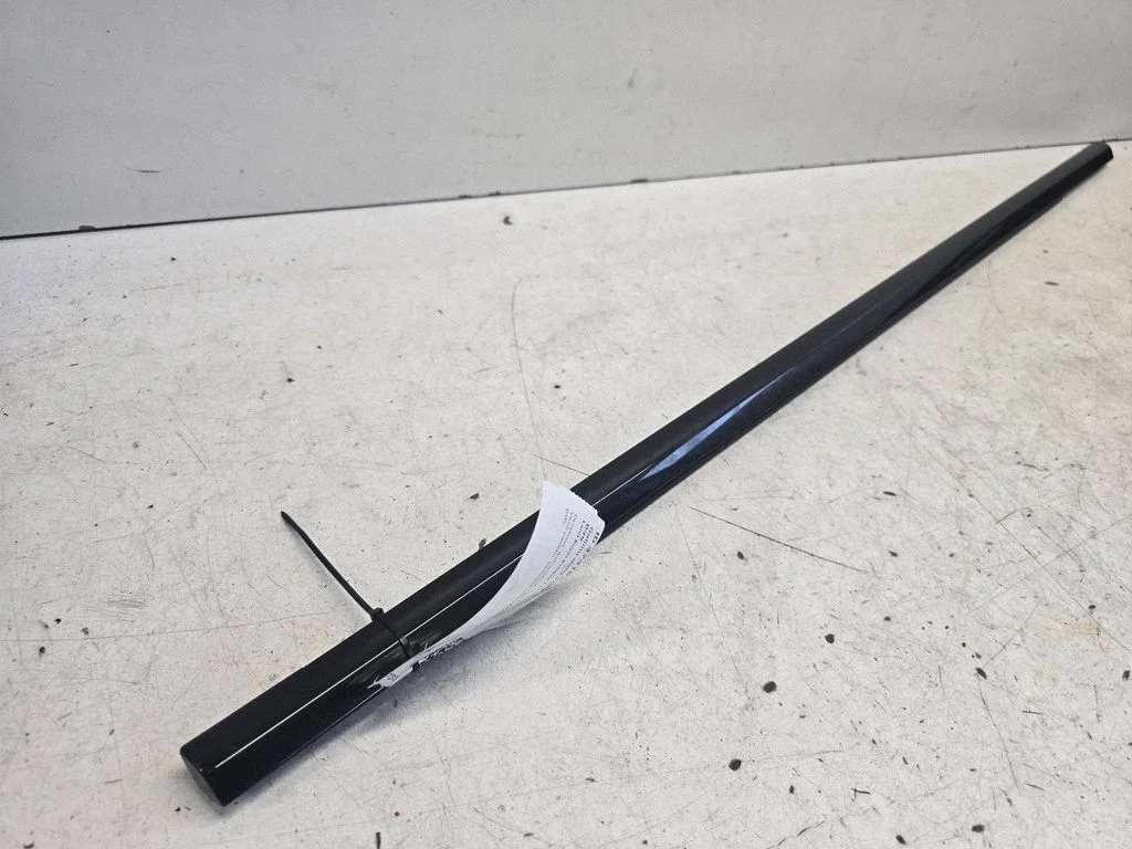 Rear door glass trim molding – Land Rover Evoque I (2011-2018)