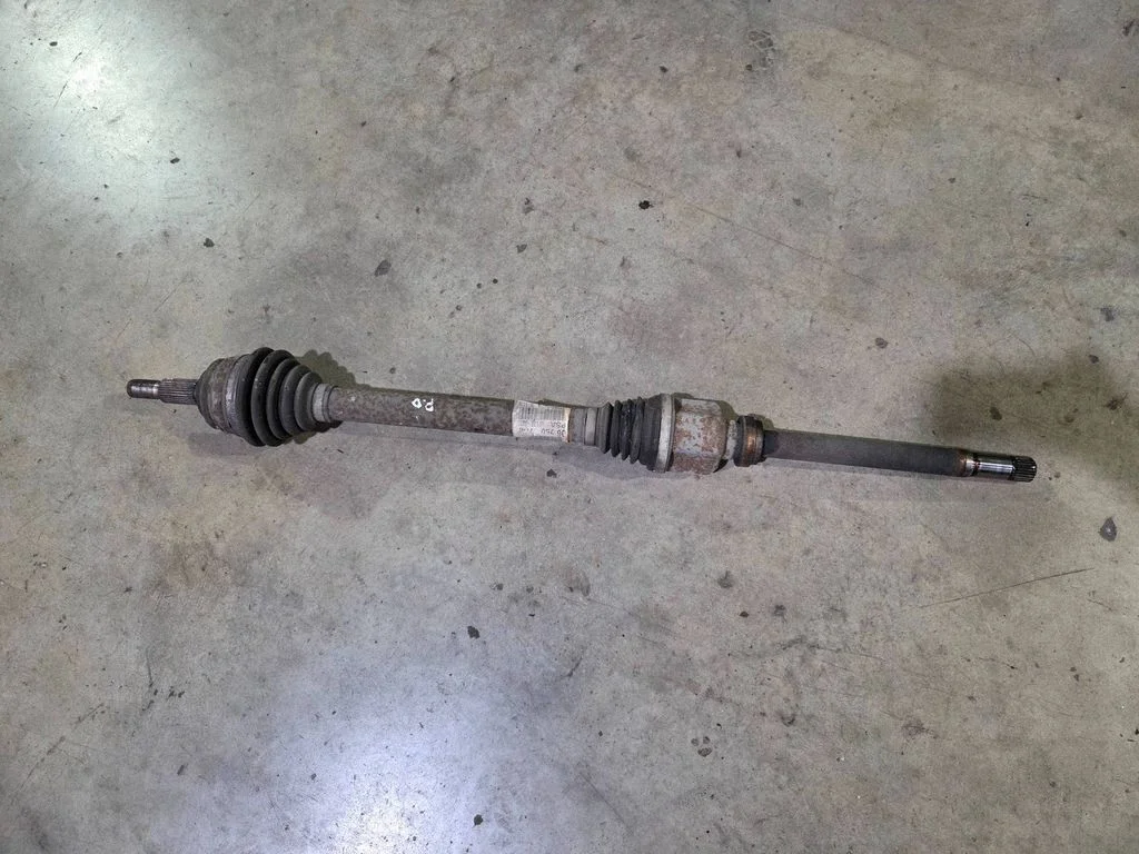 Front driveshaft 9675025780