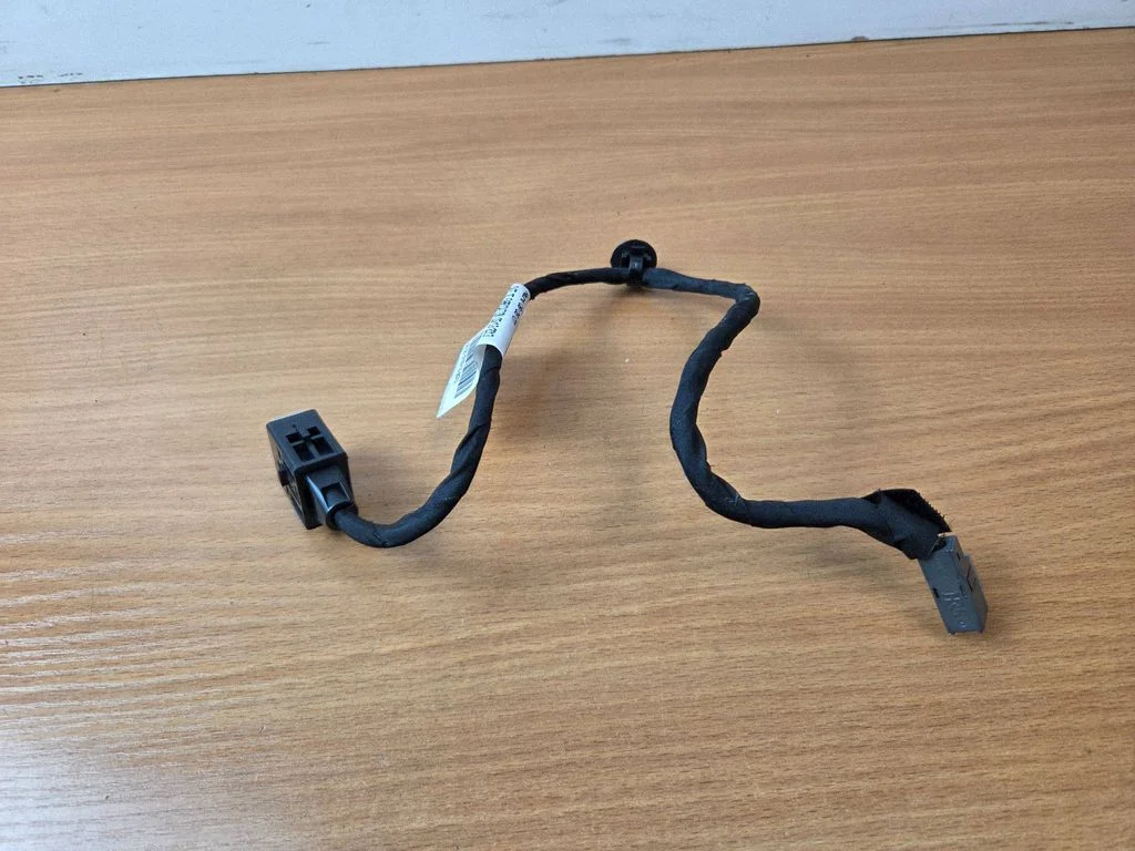 USB socket connector – Citroen C4 II Picasso (2013-2018)